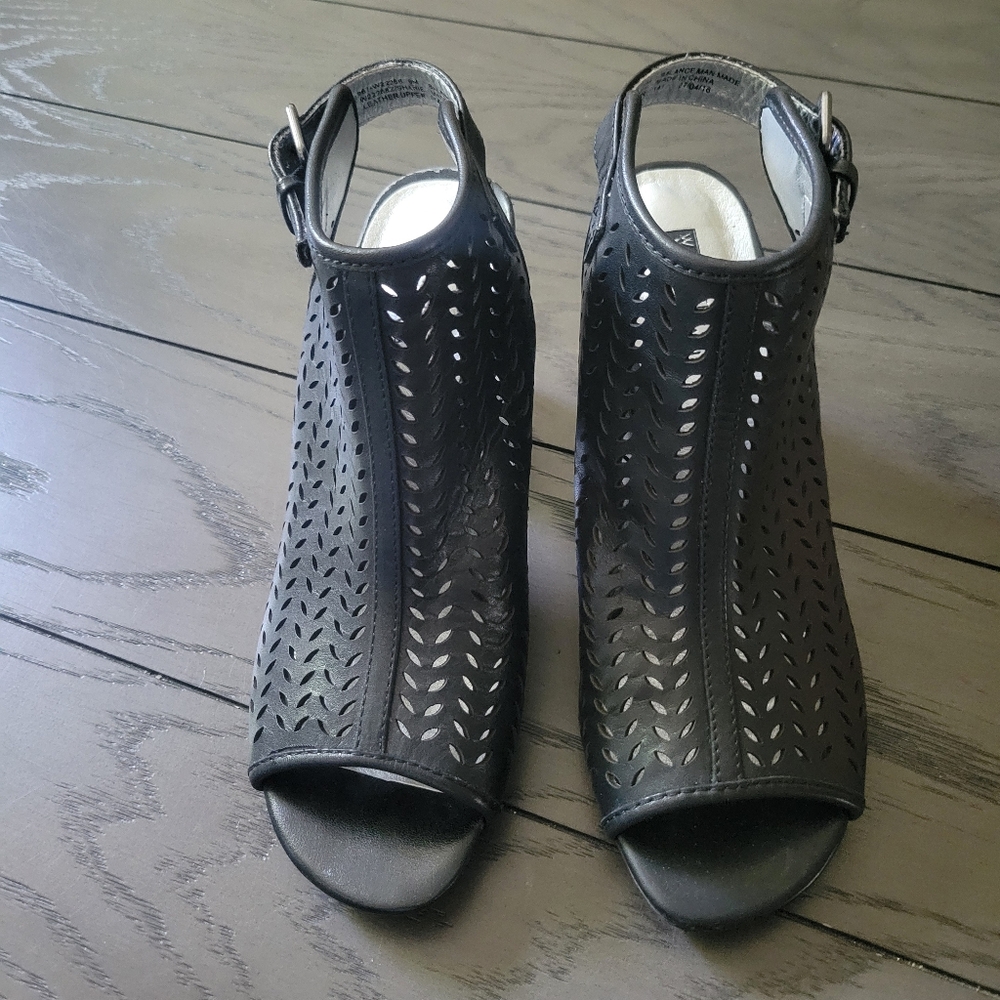 White Mountain peep toe booties size 9